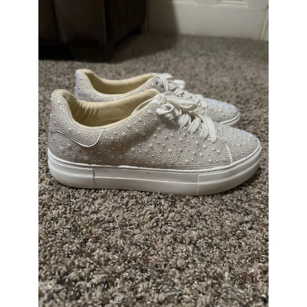 Betsey Johnson Sidny Pearl Rhinestone Platform Sneakers White Women’s Size 8